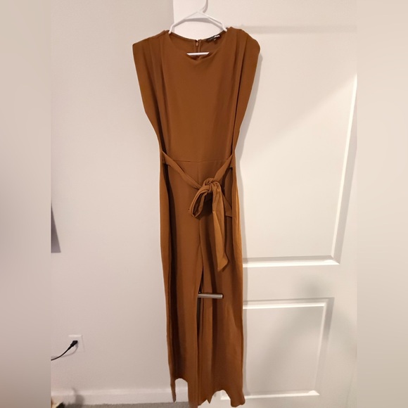 Women's Sleeveless Tie-Waist Jumpsuit in Caramel Brown - Picture 4 of 6